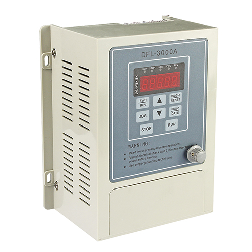 0.4KW单进三出220V通用变频器